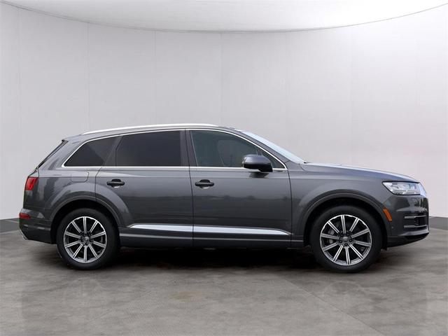 Photo of 2019 Samurai Gray Metallic Audi Q7
