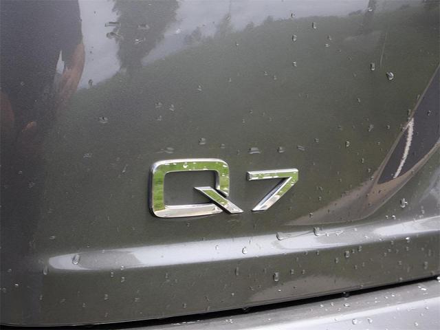 Photo of 2019 Samurai Gray Metallic Audi Q7