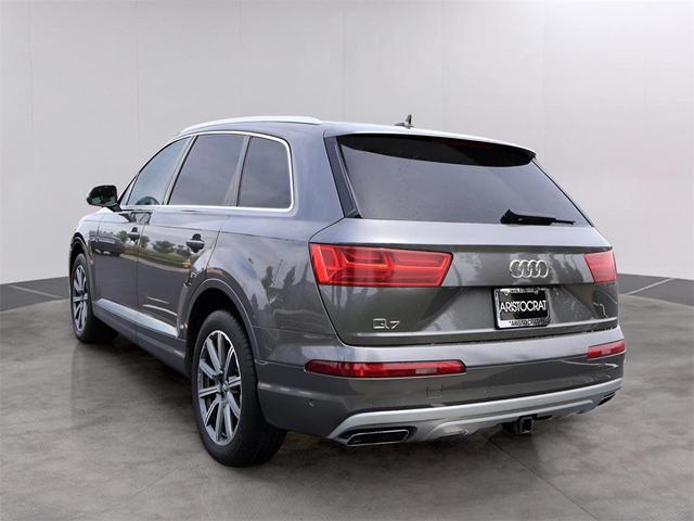 Photo of 2019 Samurai Gray Metallic Audi Q7