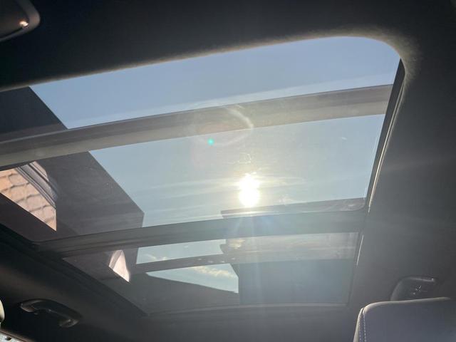 Photo of 2025 Alta White Genesis GV70