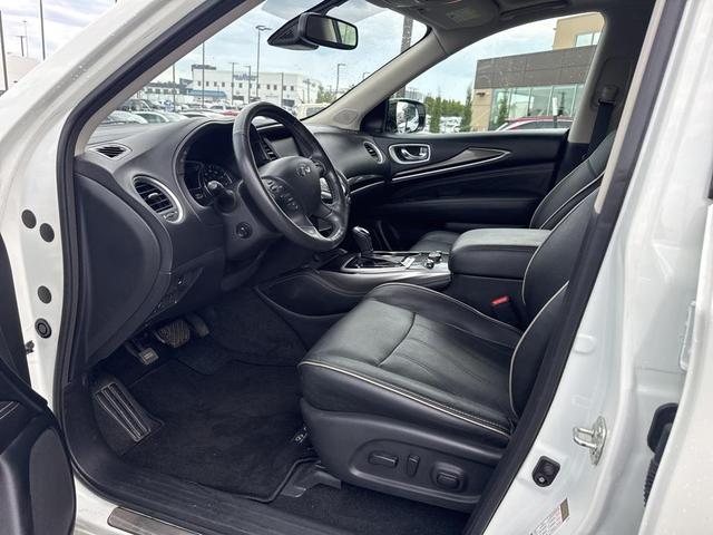 Photo of 2020 Majestic White INFINITI QX60