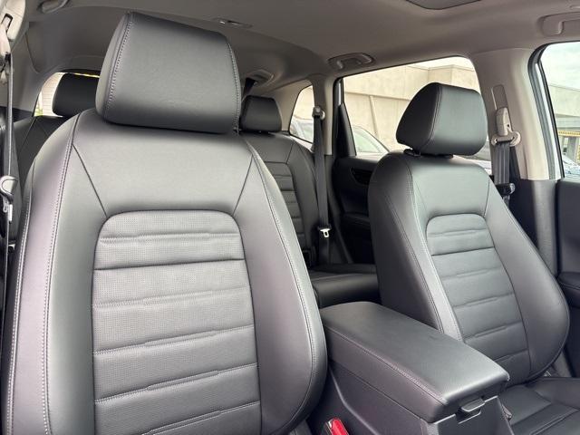 Photo of 2025 Solar Silver Metallic Honda CR-V