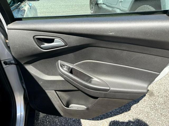 Photo of 2014 Silver Ford Focus