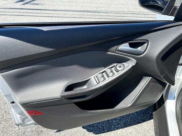 Photo of 2014 Silver Ford Focus