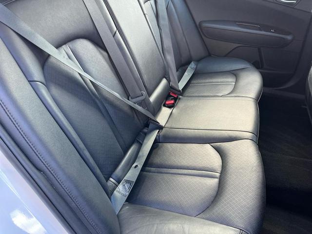 Photo of 2018 Arctic Metallic Kia Optima