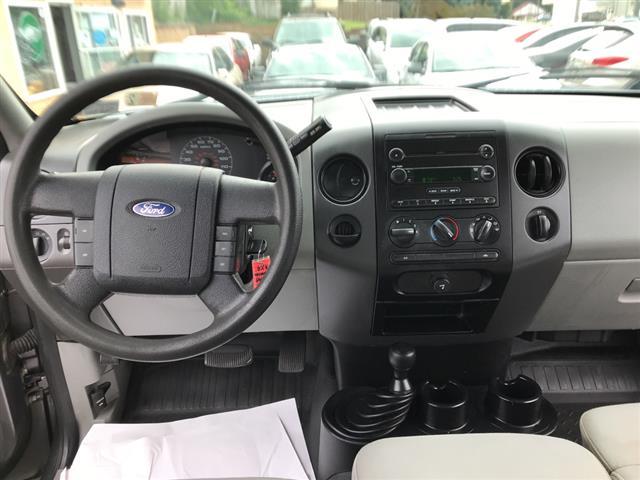 Photo of 2005 Silver Ford F-150