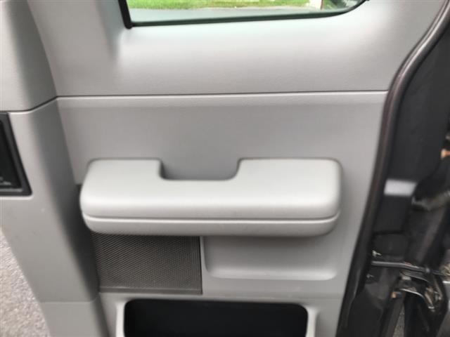 Photo of 2005 Silver Ford F-150