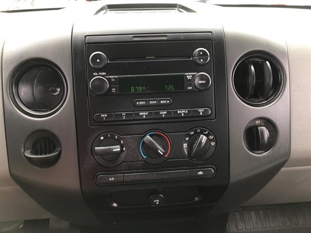 Photo of 2005 Silver Ford F-150
