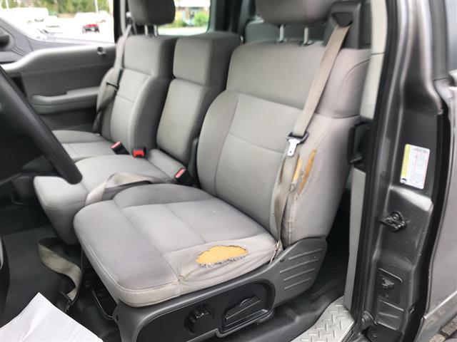 Photo of 2005 Silver Ford F-150