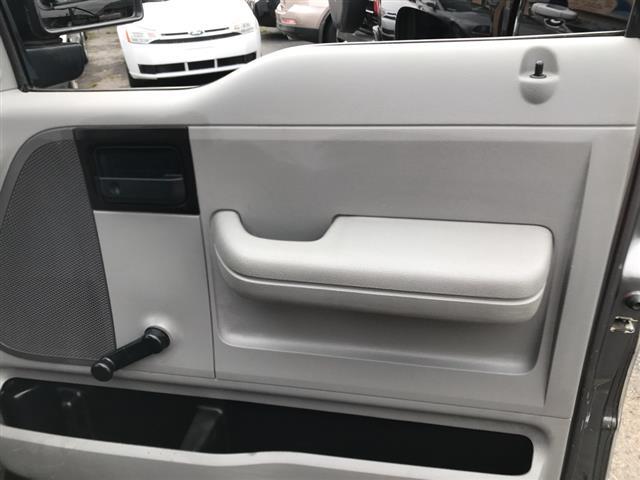 Photo of 2005 Silver Ford F-150