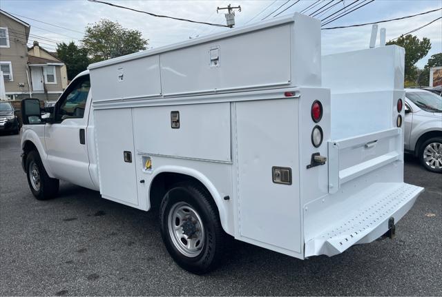 Photo of 2012 White Ford F-250