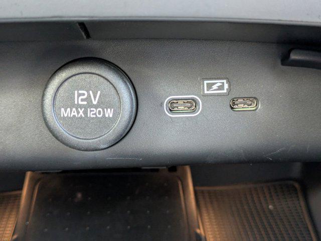 Photo of 2025 Onyx Black Volvo XC40