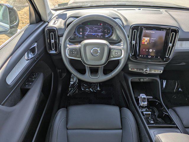 Photo of 2025 Onyx Black Volvo XC40