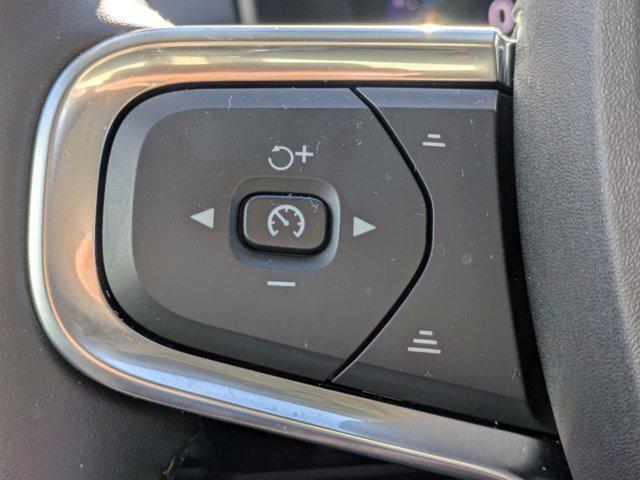 Photo of 2025 Onyx Black Volvo XC40