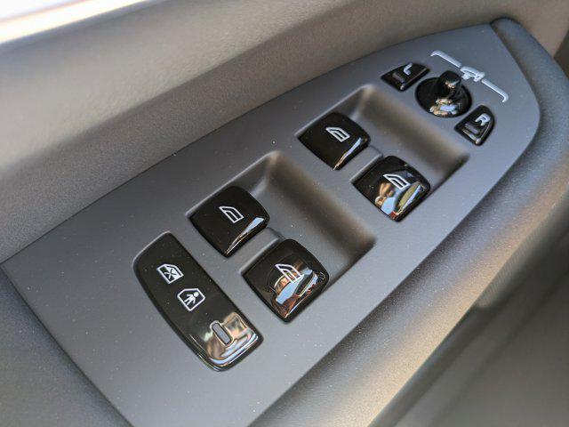 Photo of 2025 Mulberry Volvo XC90 Plug-In Hybrid