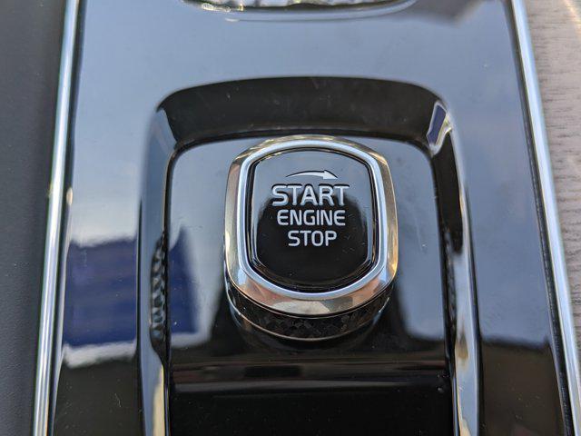 Photo of 2025 Mulberry Volvo XC90 Plug-In Hybrid