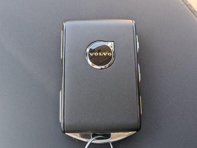 Photo of 2025 Mulberry Volvo XC90 Plug-In Hybrid