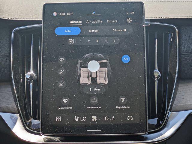 Photo of 2025 Mulberry Volvo XC90 Plug-In Hybrid