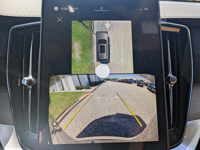 Photo of 2025 Mulberry Volvo XC90 Plug-In Hybrid