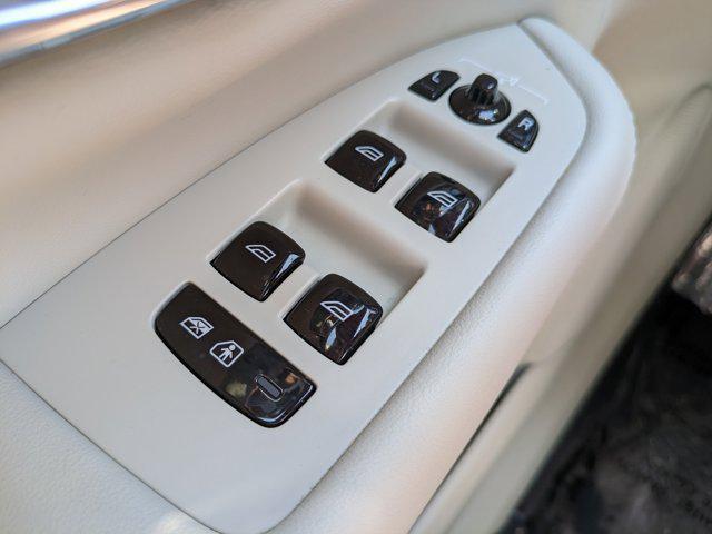 Photo of 2024 Silver Volvo XC90
