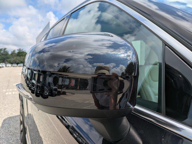 Photo of 2022 Onyx Black Metallic Volvo XC90