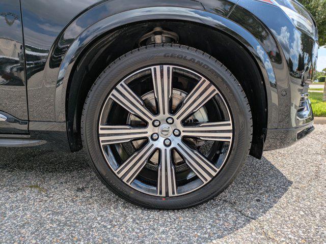 Photo of 2022 Onyx Black Metallic Volvo XC90