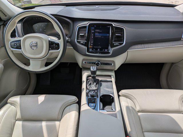 Photo of 2022 Onyx Black Metallic Volvo XC90