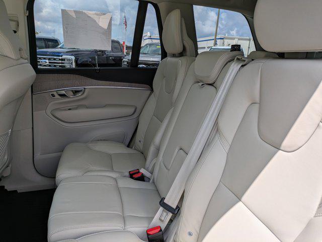 Photo of 2022 Onyx Black Metallic Volvo XC90
