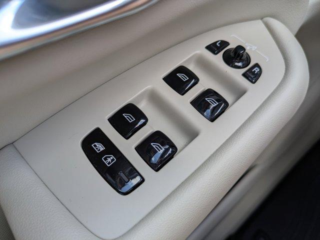 Photo of 2022 Onyx Black Metallic Volvo XC90