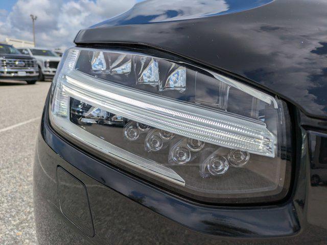 Photo of 2022 Onyx Black Metallic Volvo XC90