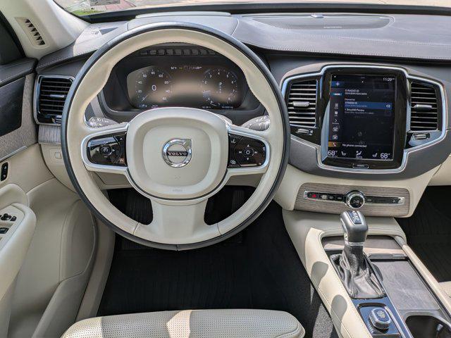 Photo of 2022 Onyx Black Metallic Volvo XC90