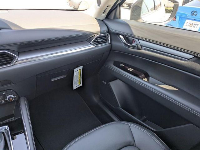 Photo of 2025 Rhodium White Metallic Mazda CX-5