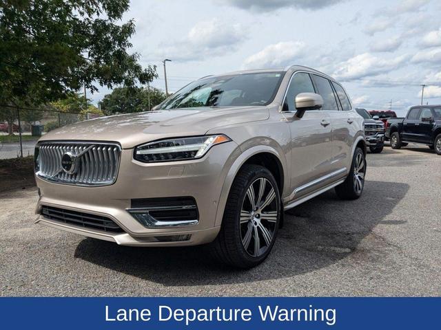 Photo of 2023 Bright Volvo XC90