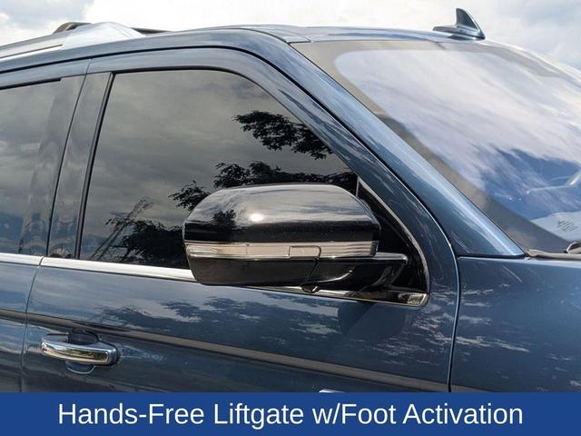 Photo of 2019 Blue Diamond Lincoln Navigator L