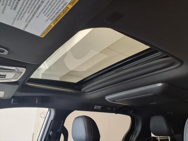 Photo of 2023 Ice Toyota Sienna