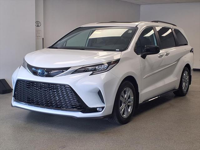 Photo of 2023 Ice Toyota Sienna