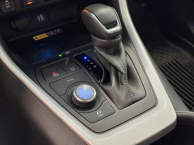 Photo of 2024 Magnetic Gray Metallic/Midnight Black Metallic Toyota RAV4 Hybrid
