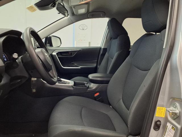 Photo of 2019 Midnight Black Metallic Toyota RAV4