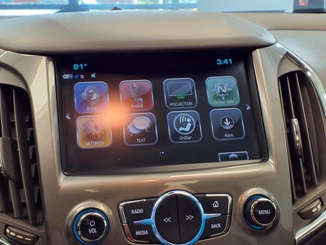 Photo of 2018 Silver Ice Metallic Chevrolet Cruze
