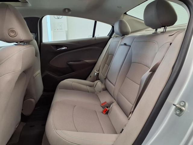 Photo of 2018 Silver Ice Metallic Chevrolet Cruze