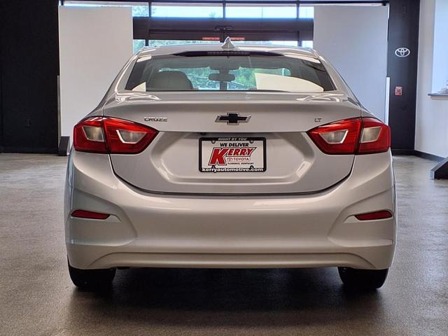 Photo of 2018 Silver Ice Metallic Chevrolet Cruze