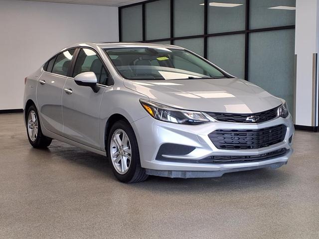 Photo of 2018 Silver Ice Metallic Chevrolet Cruze