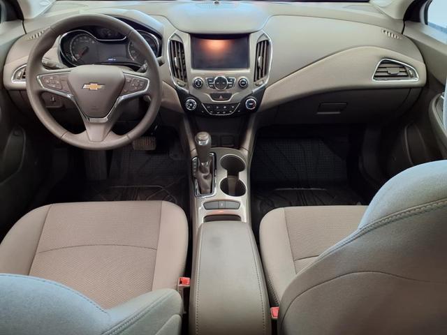 Photo of 2018 Silver Ice Metallic Chevrolet Cruze