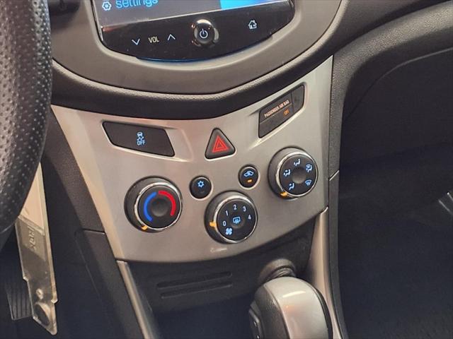 Photo of 2015 Black Granite Metallic Chevrolet Trax