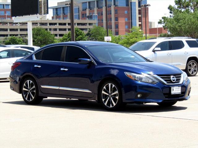 Photo of 2016 Storm Blue Nissan Altima