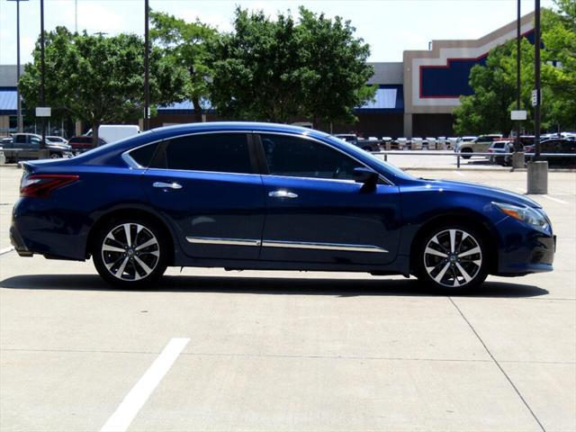 Photo of 2016 Storm Blue Nissan Altima