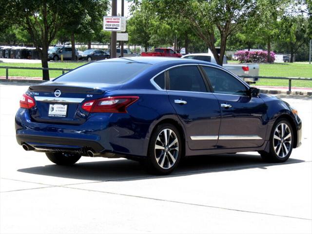 Photo of 2016 Storm Blue Nissan Altima