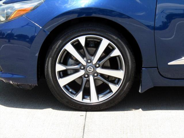Photo of 2016 Storm Blue Nissan Altima