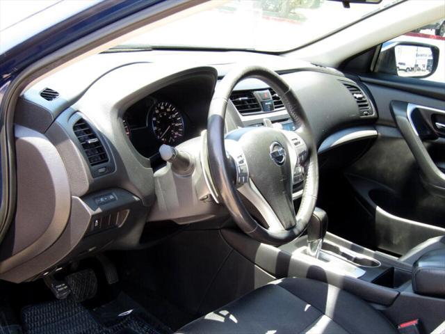 Photo of 2016 Storm Blue Nissan Altima