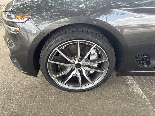 Photo of 2025 Makalu Gray Mica Genesis G70